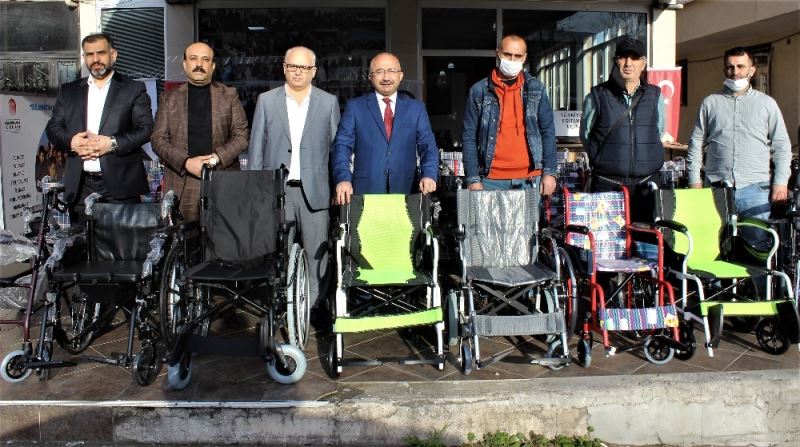 1350 kilometre öteden gelen sese kulak verip yardıma koştular
