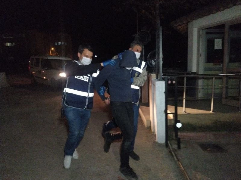 Çalıntı araçla kaçan şahıs ormanlık alanda saklanırken yakalandı
