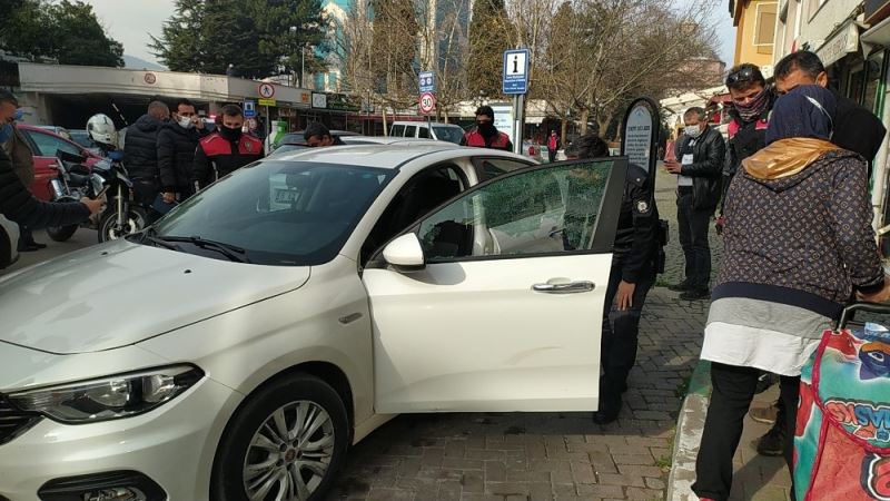 Yeşil Türbe önünde dehşet anları kamerada...Böyle kurşun yağdırdı
