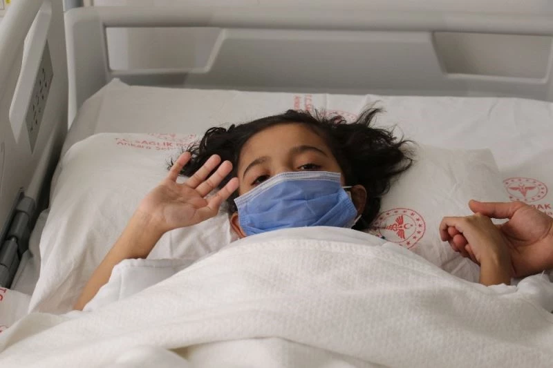 (Özel) Böbrek nakli olan minik Buse’nin tek arzusu kuru fasulye yiyebilmek
