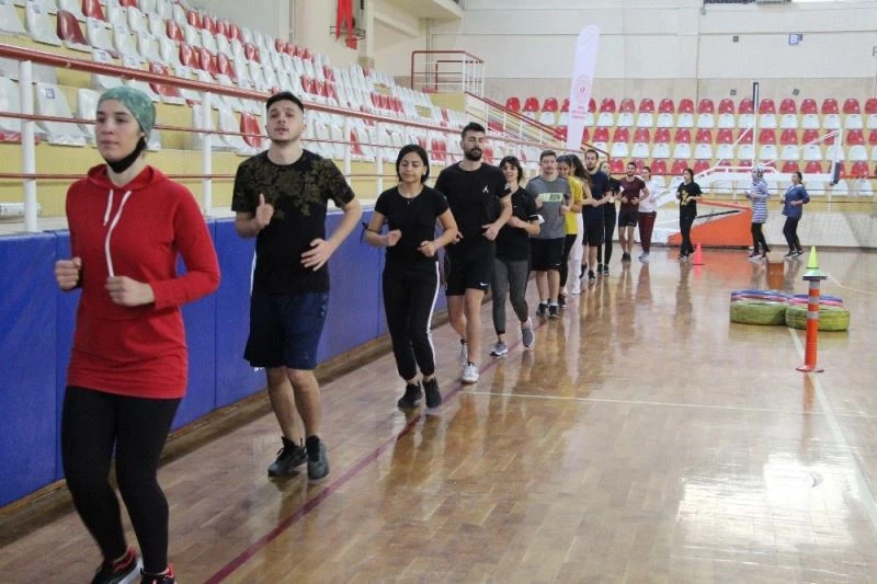 Dezavantajlı gençler spor ile tanışarak meslekleri için hazırlanıyor
