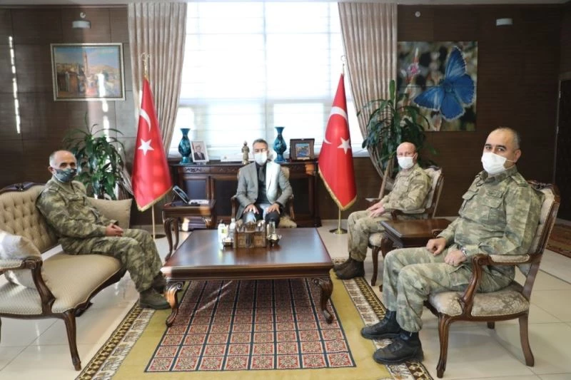 Vali Oktay Çağatay, 8. Kolordu Komutanını makamında kabul etti
