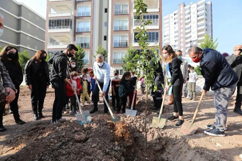 Mezitli’de turunç koruluğu açıldı

