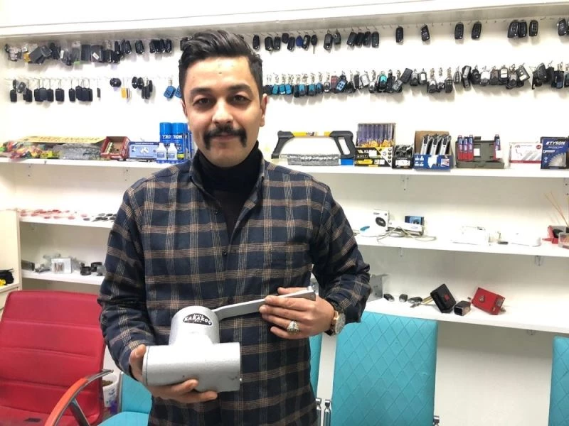 Apartman kapılarındaki hidrolik sorunu hırsızların işini de kolaylaştırıyor
