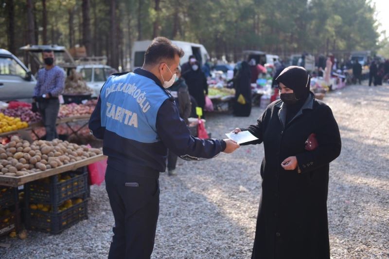 Yabancı uyruklular broşür ile bilgilendiriliyor
