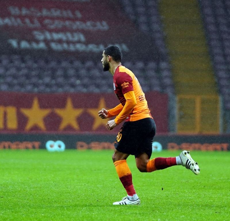 Belhanda hat-trick yaptığı topu aldı
