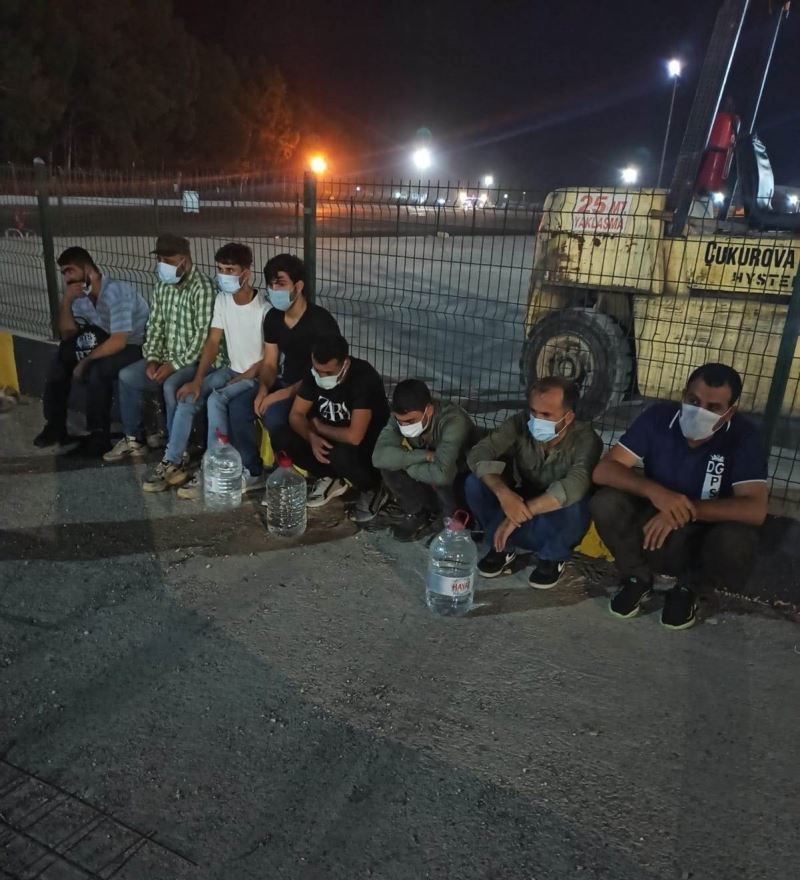 Mersin’de yasa dışı yollardan KKTC’ye kaçmaya çalışan 8 mülteci yakalandı
