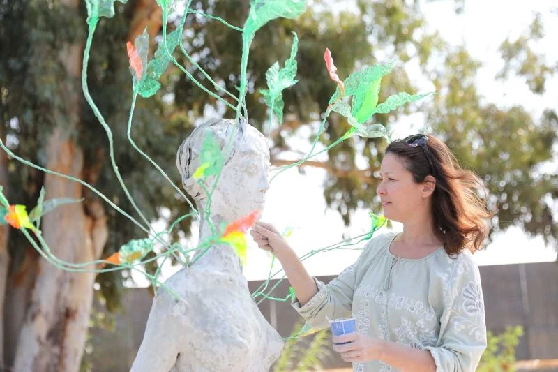 Yangın sonrası toplanan atıklar ‘Venüs Heykeli’ne dönüştü
