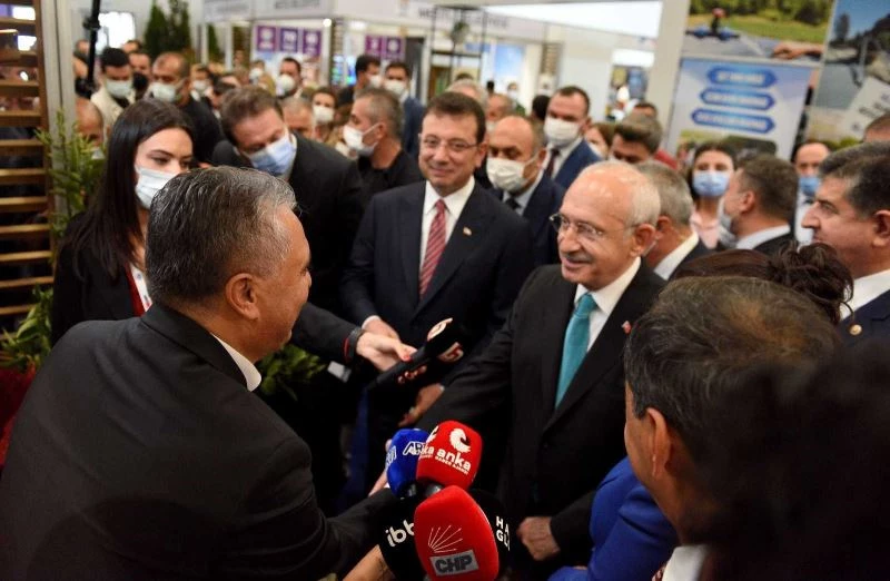 CHP Lideri Kılıçdaroğlu Murtapaşa standında
