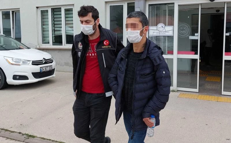 2 bin 226 uyuşturucu hapla yakalandı
