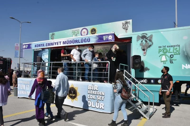 Konya 8. Bilim Festivali’nde Narkotır ve Emniyet Kemeri Simülasyon Aracı’na yoğun ilgi
