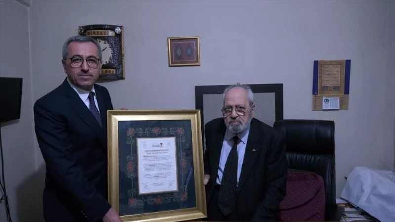 Ünlü edebiyatçı Sezai Karakoç