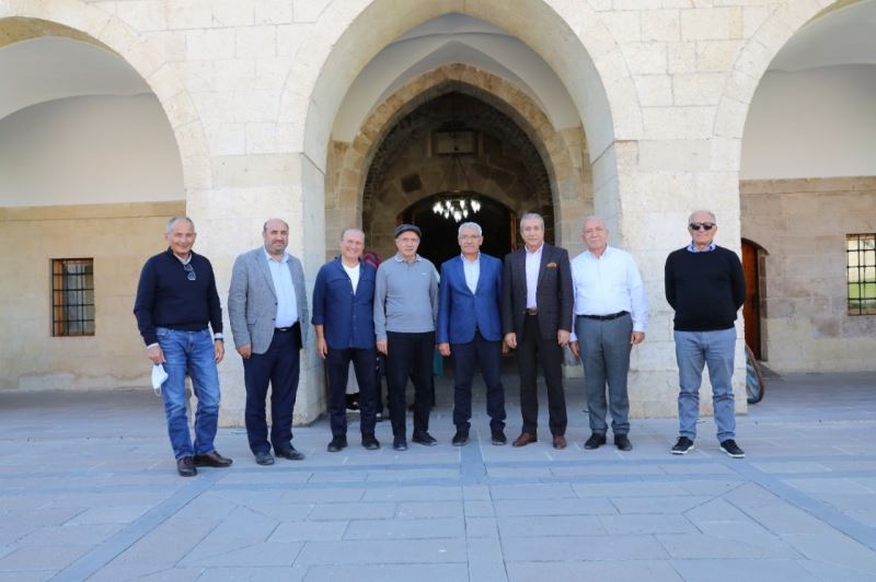 Eker ve Dinçer, medeniyetin kalbi Battalgazi’yi gezdi
