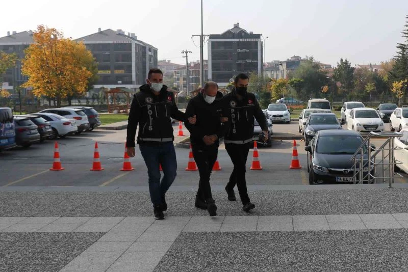 Uyuşturucuyla yakalanan hurdacı adliyeye sevk edildi
