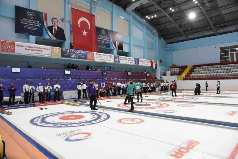 Curling 2022 Kış Olimpiyat Oyunları ön eleme müsabakaları Erzurum’da devam ediyor
