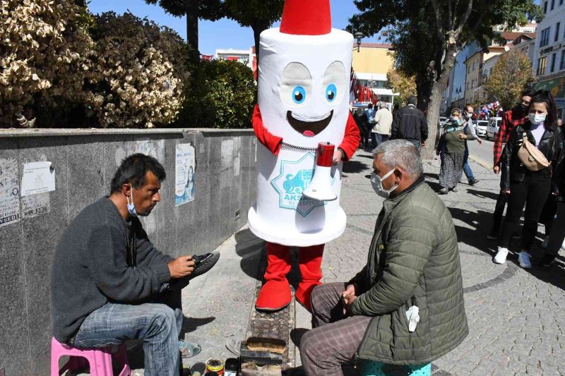 Aşı maskotu meydanda ‘mavi’ kategori için vatandaşlara seslendi
