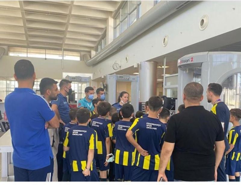 Cizre Fenerbahçe Futbol Okulu öğrencileri Şırnak Havalimanını gezdi
