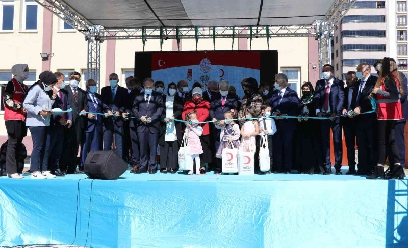 Bayburt Group tarafından yaptırılan camii ve anaokulunun açılışı Yıldırım’ın katılımıyla yapıldı
