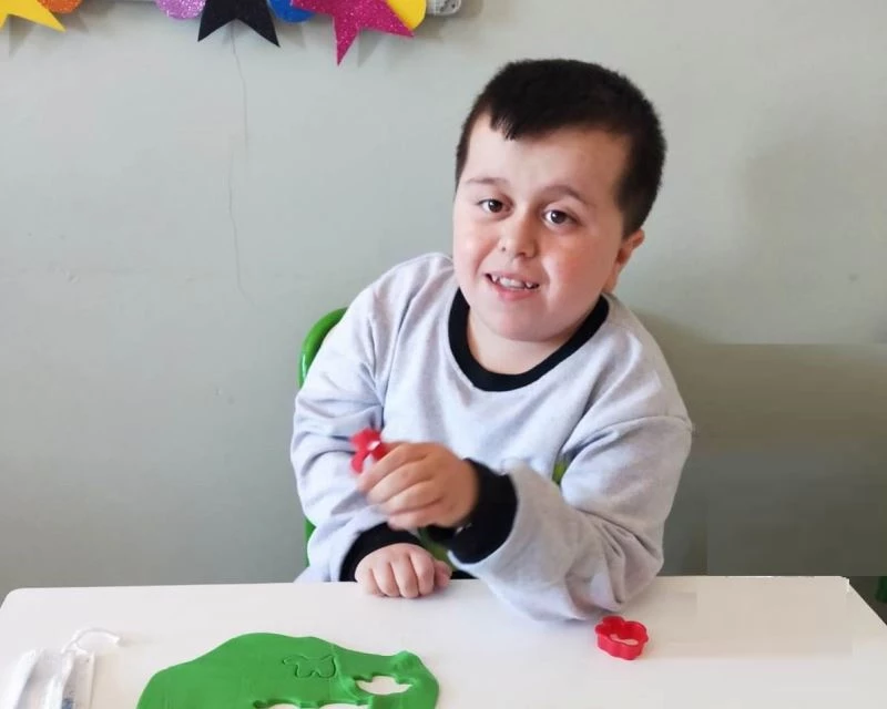 Gelişim geriliği olan Burak için ilaç çağrısı
