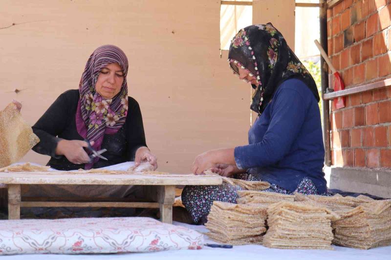 Malatya’nın tescilli dut pestili, ev hanımlarının geçim kaynağı oldu
