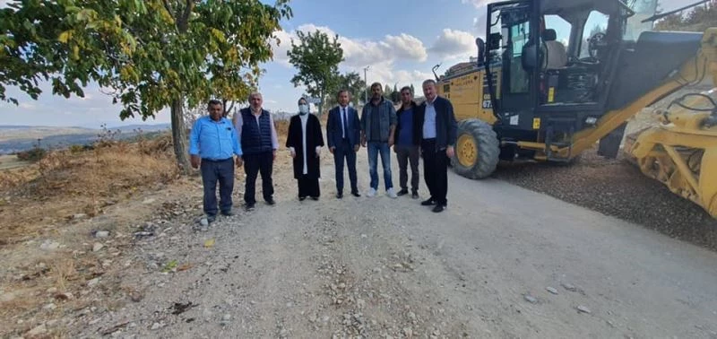 Kaymakam Özay, yol yapım çalışmalarını inceledi
