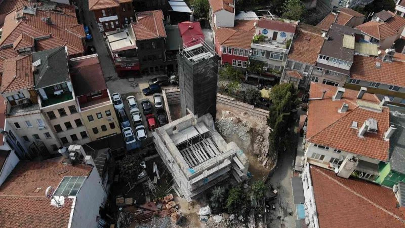 (Özel) Üsküdar’da 460 yıllık Gülfem Hatun Camii’nin restorasyon çalışması havadan görüntülendi

