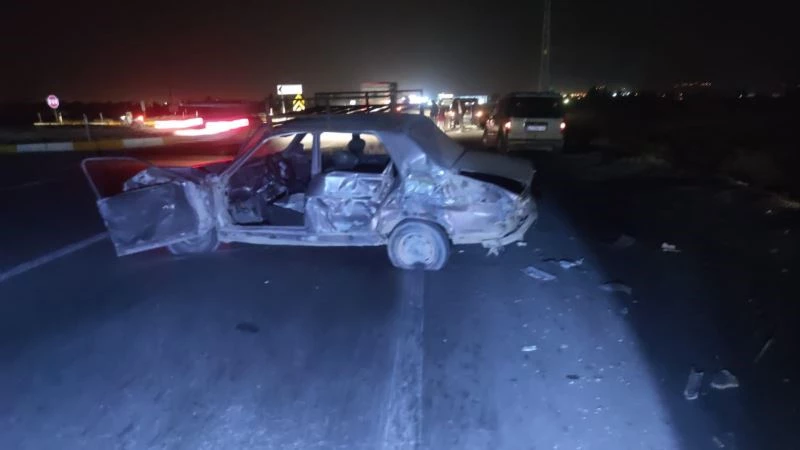 Yakıtı biten otomobili itekleyen iki arkadaşa tır çarptı: 1 ölü, 1 yaralı
