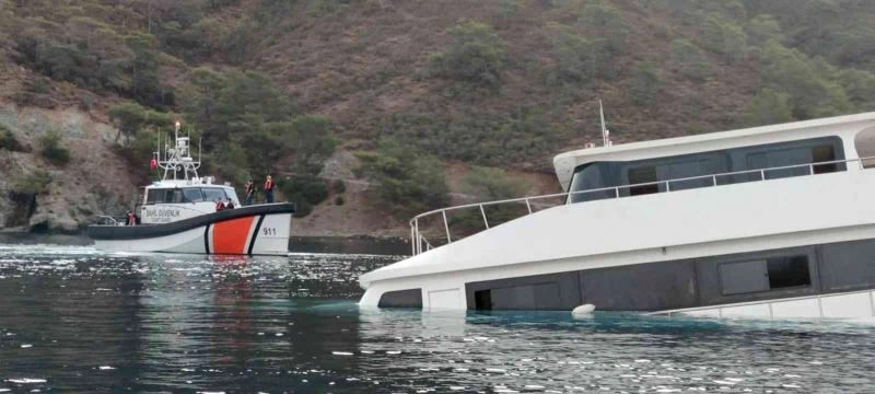 Fethiye’de su alarak batan teknedeki 3 kişi kurtarıldı
