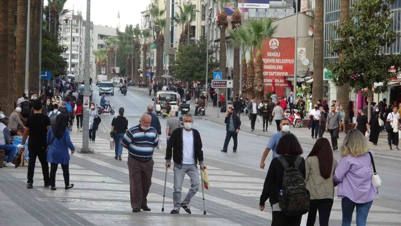 Sokaktaki vatandaş artan korana vakalarından endişe duyuyor
