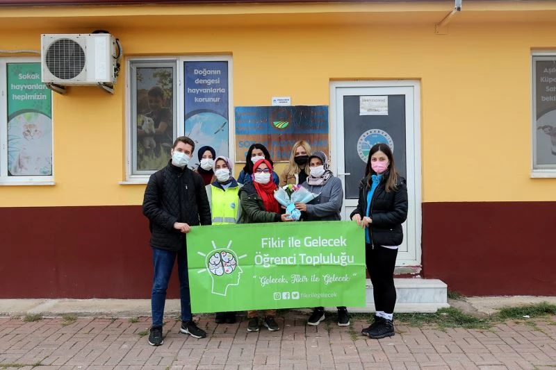 Öğrenciler Büyükşehir barınağını ziyaret etti
