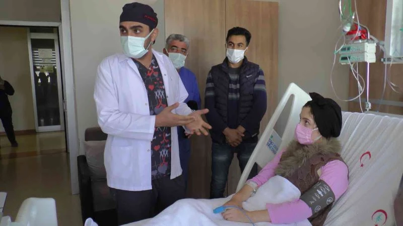 Kalp zarından yaptıkları yama ile delik kalbi kapattılar