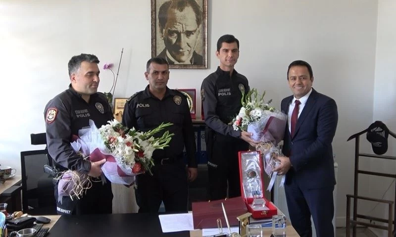 Avukatı yaralayan şüphelileri yakalayan polise barodan teşekkür
