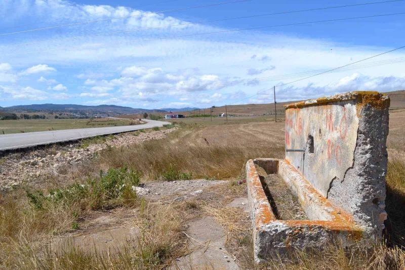 Kuraklık çeşmeleri susuz bıraktı

