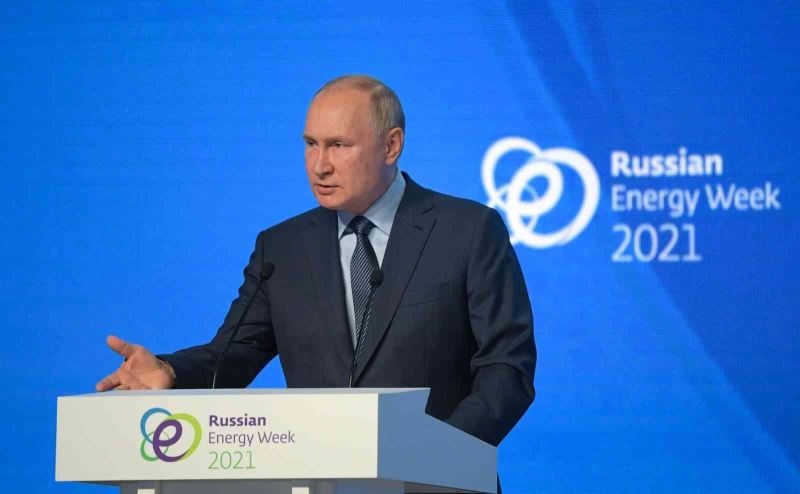 Putin: “Küresel düzeyde yaşanan enerji krizinde Rusya üzerine düşen sorumluluğu alıyor”
