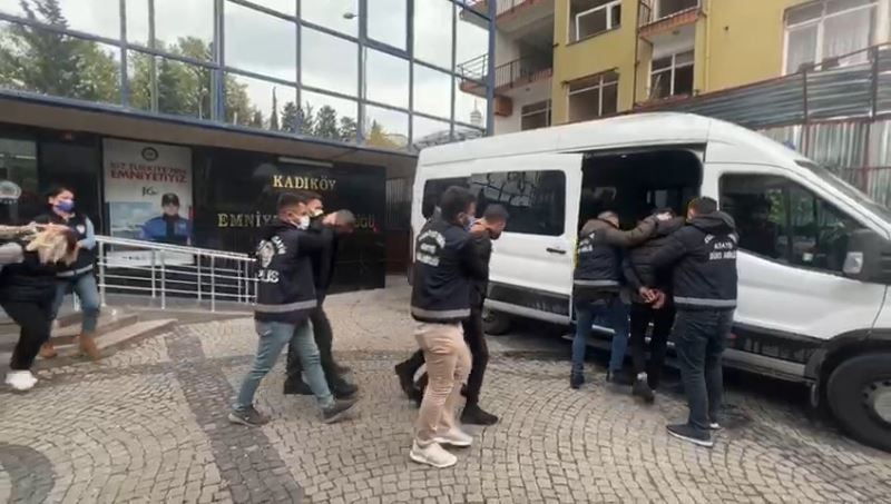 Şırnak’tan gelip Kadıköy’de sokak ortasında ‘namus’ cinayeti işledi
