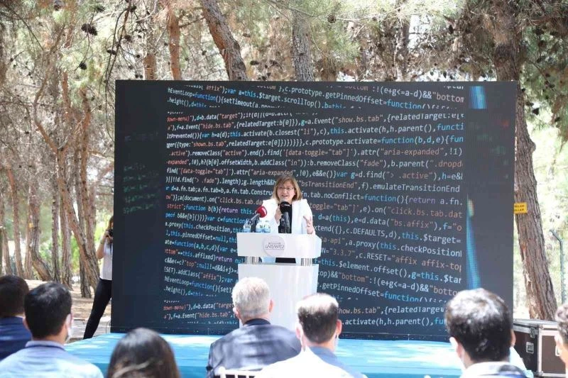 Yapay zeka eğitimleriyle dinamik bireyler yetiştiriliyor
