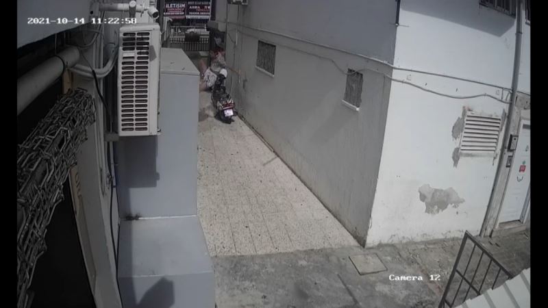 Kırgız gencin 7’nci kattan düşüşü güvenlik kamerasında
