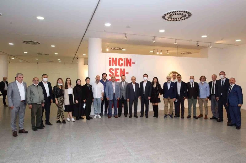 40 sanatçının 40 eseri “Ey Dost” Sergisi’nde buluştu
