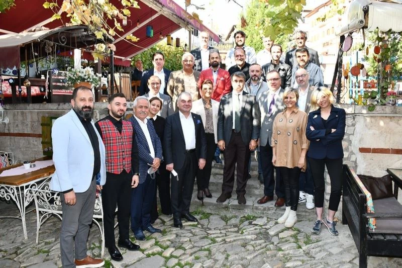 Vali Gürel, tarihi konak işletmecileri ile görüştü
