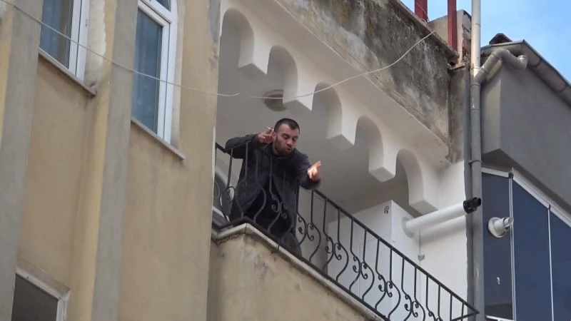 Kedisinin ölümünden veterineri sorumlu tuttu, klinik çalışanını darp etti
