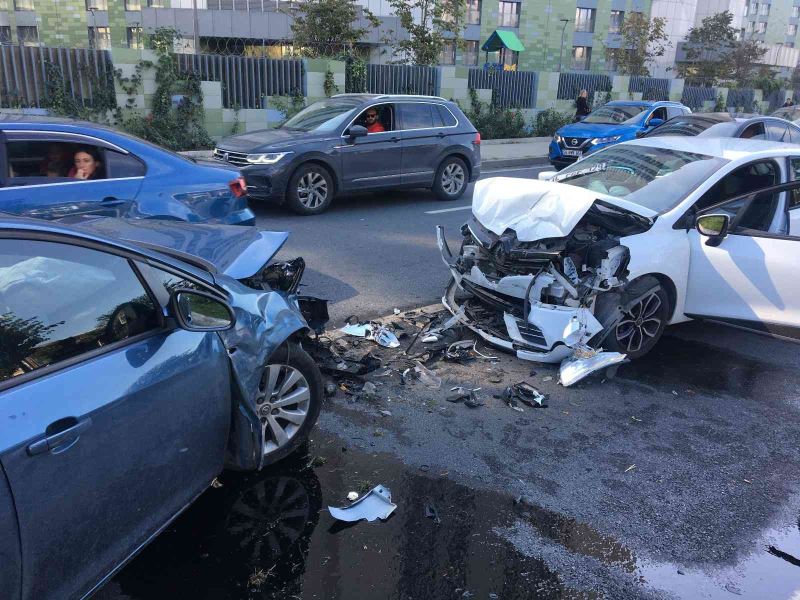 Bakırköy’de trafik kazası: 2 yaralı
