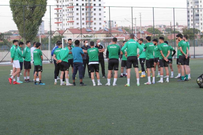 Yahyalıspor Teknik Direktörü Yücel Sarıgül: 