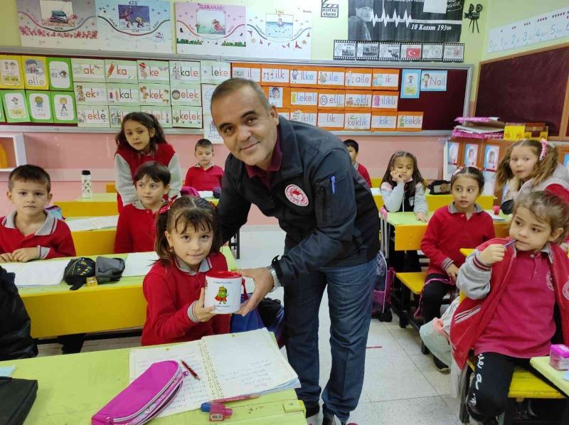 Selendili öğrencilere ’Gıdanı koru kumbarası’ dağıtıldı
