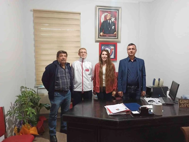 Kulübün eski sporcusu takımın yeni hocası oldu
