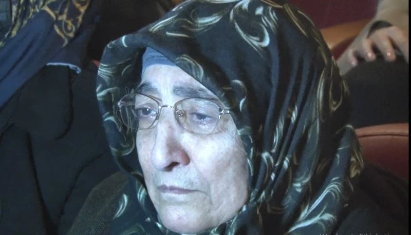 İbrahim Erkal’ın hayatını anlatan ‘Ömrüm’ isimli belgesel annesini duygulandırdı
