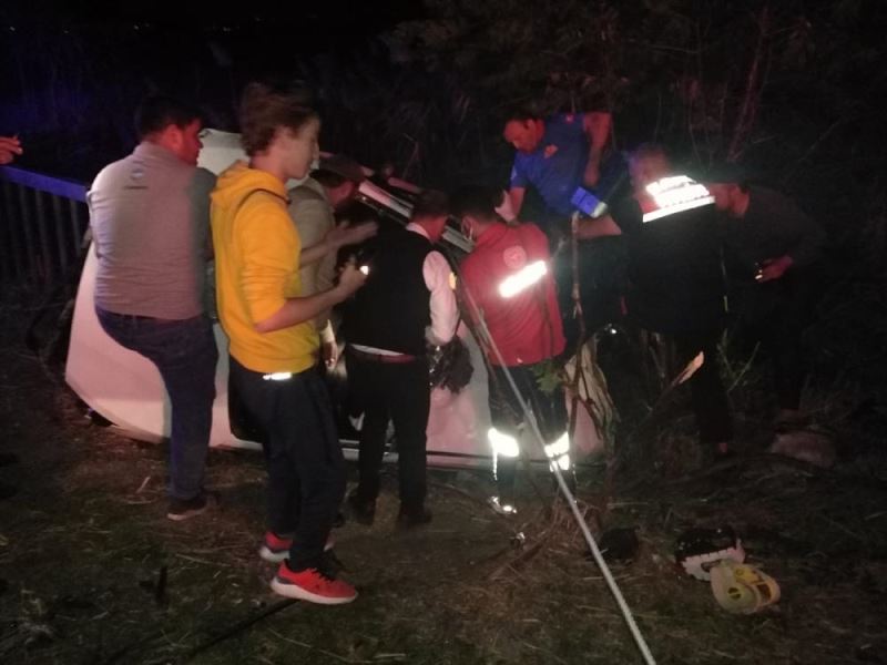 Osmaniye’de otomobilin devrilmesi sonucu 6 kişi yaralandı