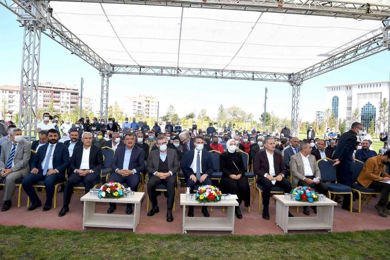 Malatya’da yapılan 345 deprem konutunun kura çekimi gerçekleştirildi
