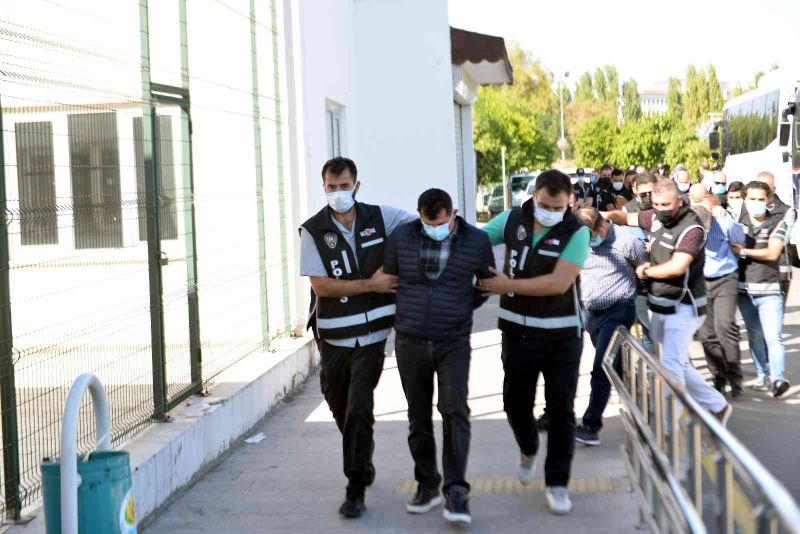 Adana’da ihaleye fesat operasyonunda 87 kişi adliyeye sevk edildi

