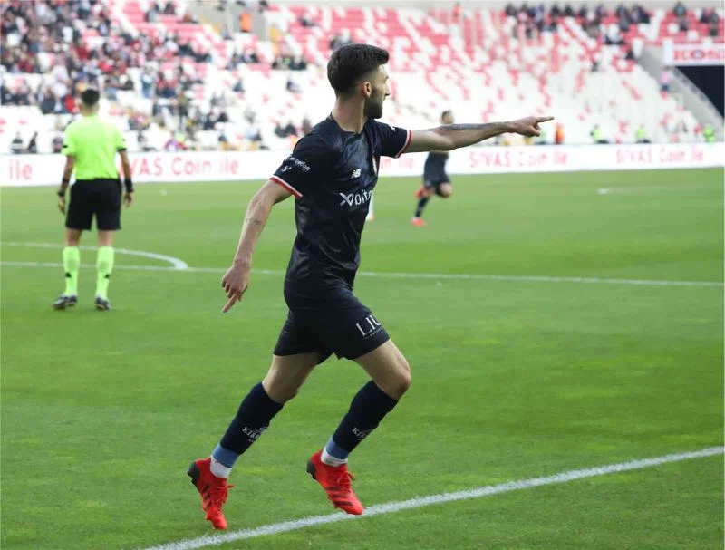 FT Antalyaspor, deplasmanda ilk gollerini DG Sivaspor’a attı
