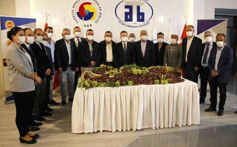 Aydın’da sezonun ilk kestanesi Aydın Ticaret Borsası tarafından 120 TL’ den alındı
